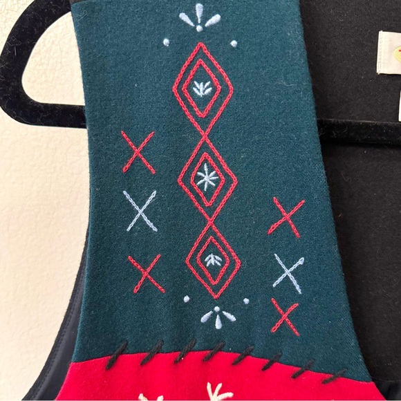 Talbots Woman’s Wool Blend Patchwork Christmas Vest Embroidered Holiday Sz. L - Picture 4 of 8